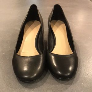 Black leather Aldo mid heels